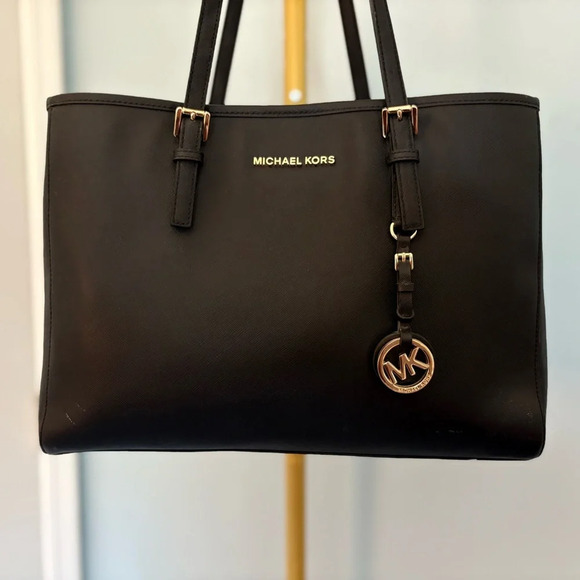 Michael Kors Jet Set Travel Large Tote Black - Picture 2 of 15